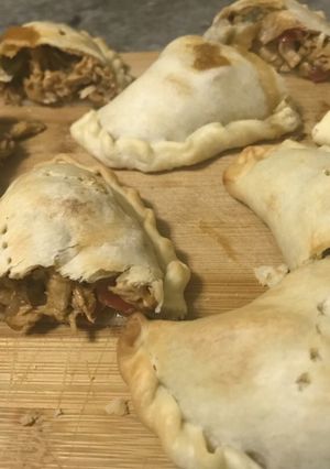 Una foto de Empanadas de pollo con cheddar