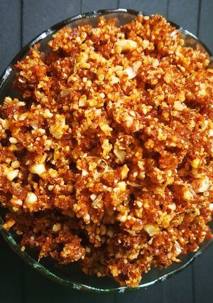 लसूण - शेंगदाणा चटणी (lasun shengdana chutney recipe in marathi) रेसिपी चे मुख्य फोटो 