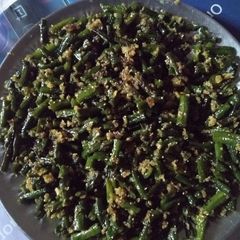 A picture of Barbati bhaja (kidney bean stir fry).