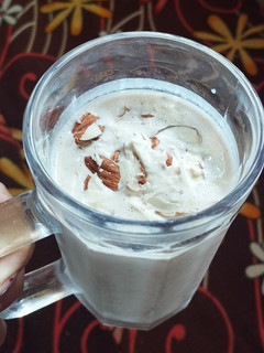 A picture of Nuts shake.