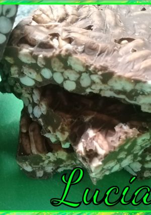 Una foto de Turrón de chocolate y cereales