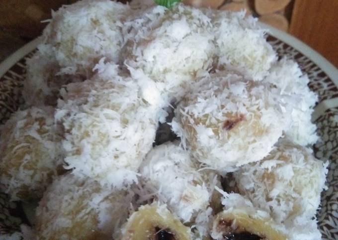 Ini dia! Resep bikin Klepon ubi kuning isi coklat dijamin nagih banget