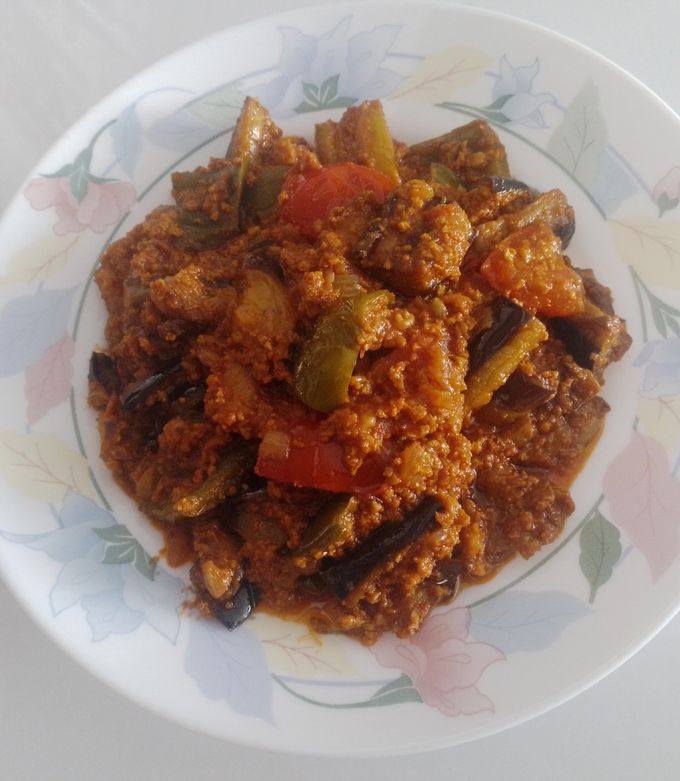 عکسی از دستور خوراک بادمجان و گوشت چرخکرده
