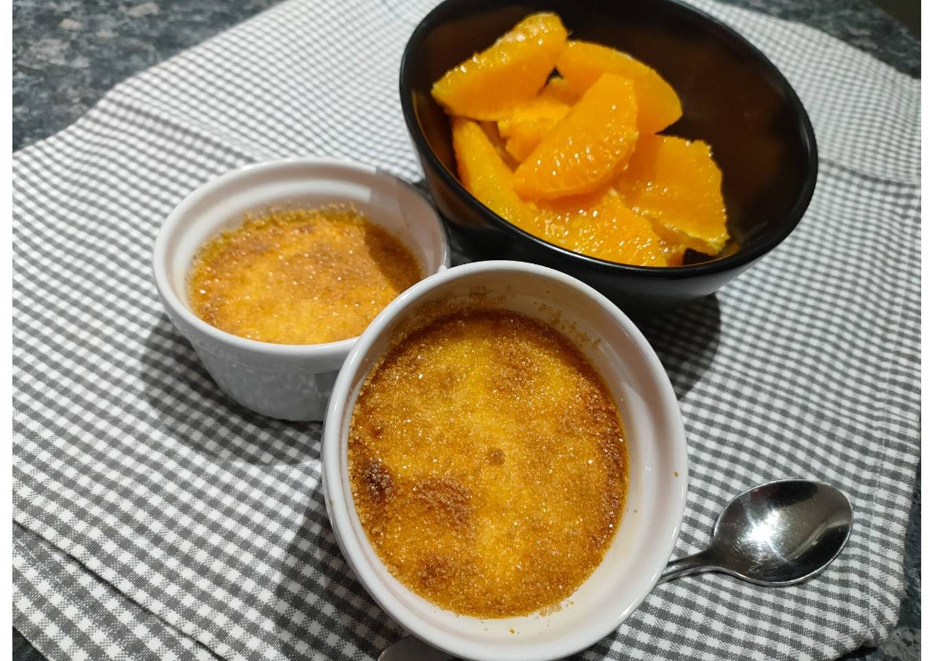 Steps to Prepare Homemade Crème Brûlée A la Fleur D'Oranger, Salade D'Oranges