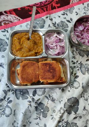 A picture of Pav bhaji.