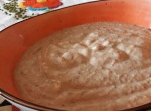 Una foto de Crema de caracol de mar (para botanear con totopos o tostadas de maíz)