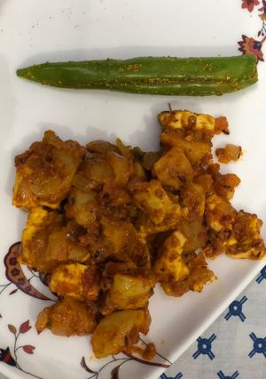 A picture of Aloo Paneer masala.