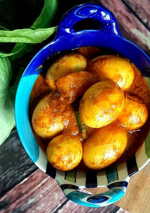 ঝাল ঝাল ডিম আলুর ঝোল। রেসিপির প্রধান ছবি