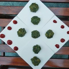 Steamed spinach balls A picture of Steamed spinach balls.