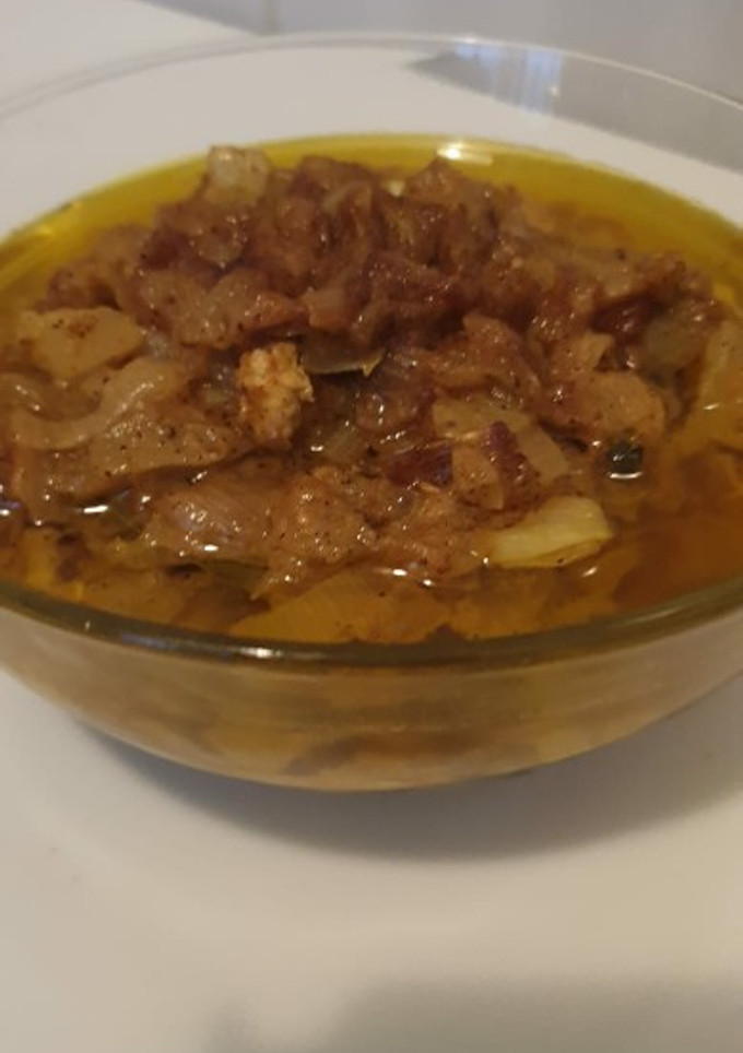 Una foto de Salsa de cebolla al curry con más especias