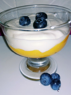 Una foto de Yogur con Kaki