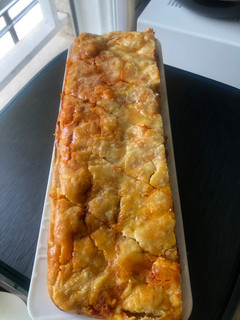 Una foto de Hojaldre con pimiento asado y atún
