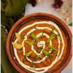 A picture of Mughlai Chicken Handi.