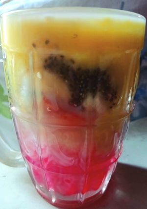 Fruit Falooda with Thandi Rabdi रेसिपी मुख्य फोटो