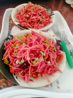 पिंक चाउमीन (Pink Chow mein recipe in Hindi) रेसिपी मुख्य फोटो