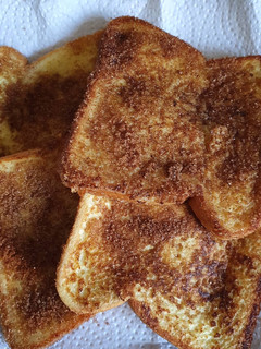 Una foto de Tostadas con canela...