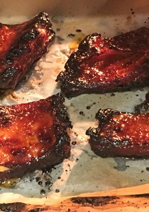 Una foto de Costillas al horno con salsa barbacoa picantes