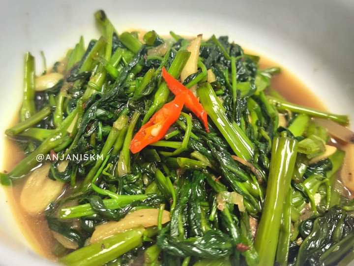 Bagaimana Menyiapkan Tumis Kangkung Terasi (Bumbu Iris Simple), Sempurna