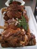 Codillo cerdo al vino tinto