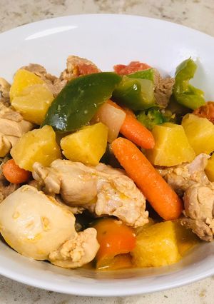 A picture of Pininyahang Manok.