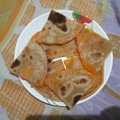 A picture of Halwa paratha.