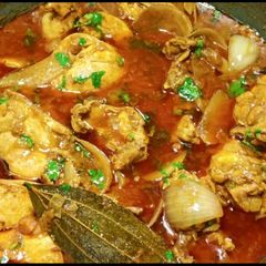 A picture of Chicken do pyaza.