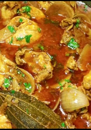 A picture of Chicken do pyaza.