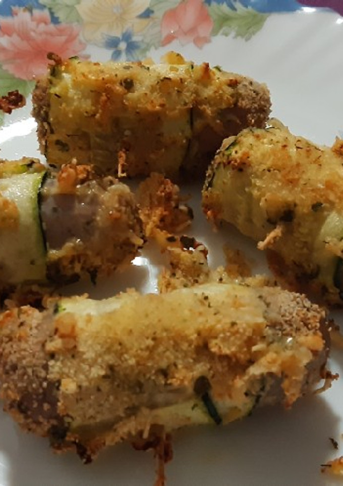 Una foto de Rollitos de calabacín y butifarra en airfryer