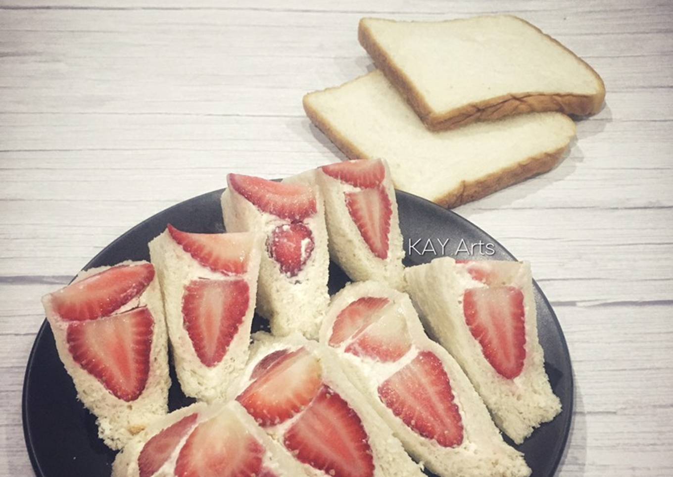 Sandwich Strawberry (Ichigo Sando)