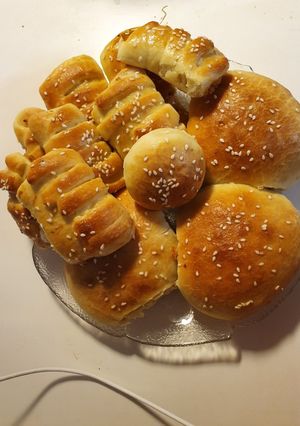 A picture of Chicken filled bread.