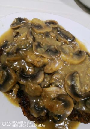 A picture of Salisbury steak (Filipino style).
