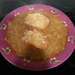 Una foto de Sopa de cebolla fácil