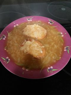 Una foto de Sopa de cebolla fácil