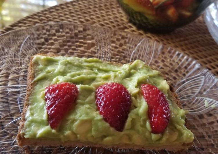 Simple Way to Cook Delicious Breakfast Avocado toast