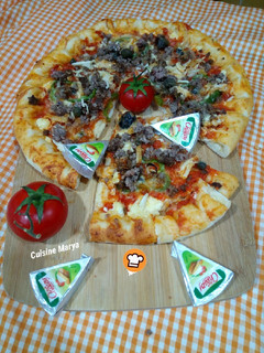 صورة لوصفة بيتزا باللحم المفروم 🍕🍕
