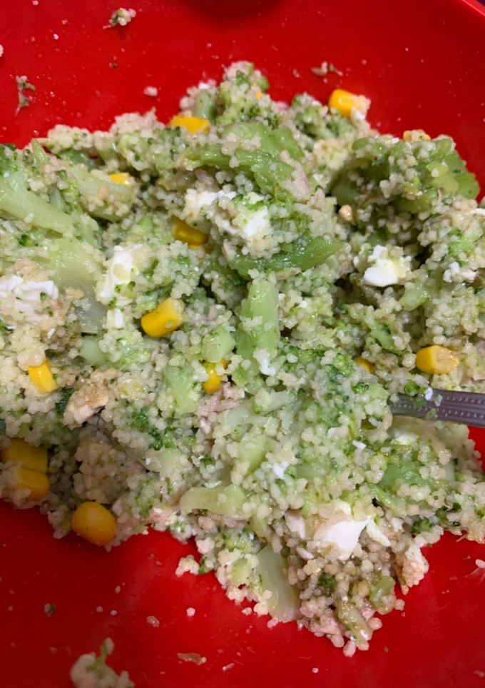 Una foto de Ensalada de brócoli con cuscús
