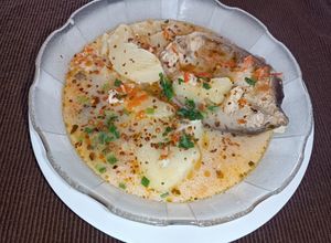 Una foto de Sopa de pescado(PATY) 🐠🐟 aptos para niños😁 SIN ESPINAS!!!
