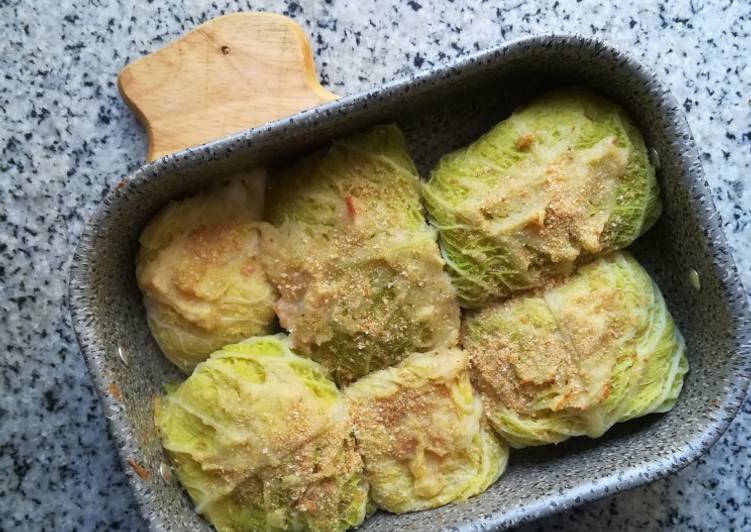 Involtini di verza con mozzarella e prosciutto di tacchino