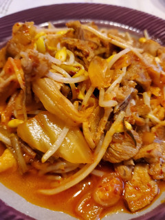 泡菜黃豆芽炒肉片 的食譜成品照片
