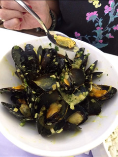 Una foto de Mejillones al curry en vino blanco