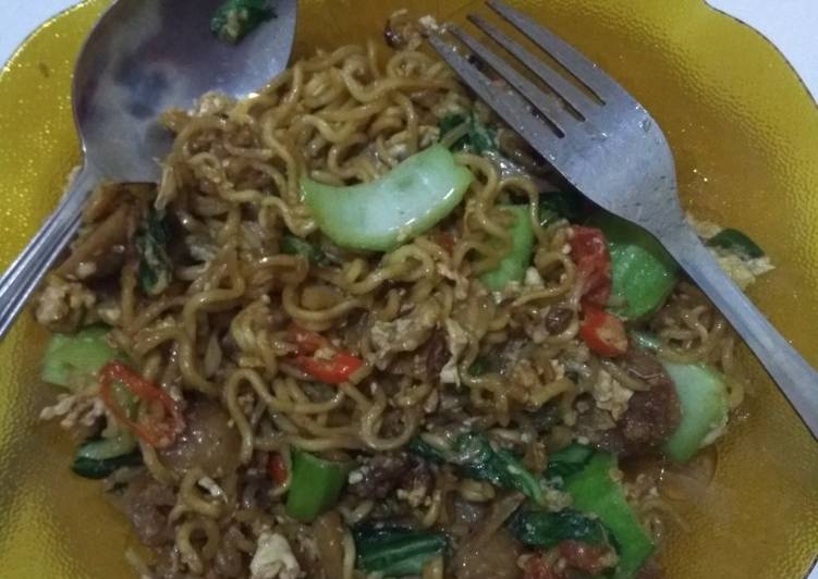 Cara Gampang Menyiapkan Mie goreng tumis ala ikhe Anti Gagal