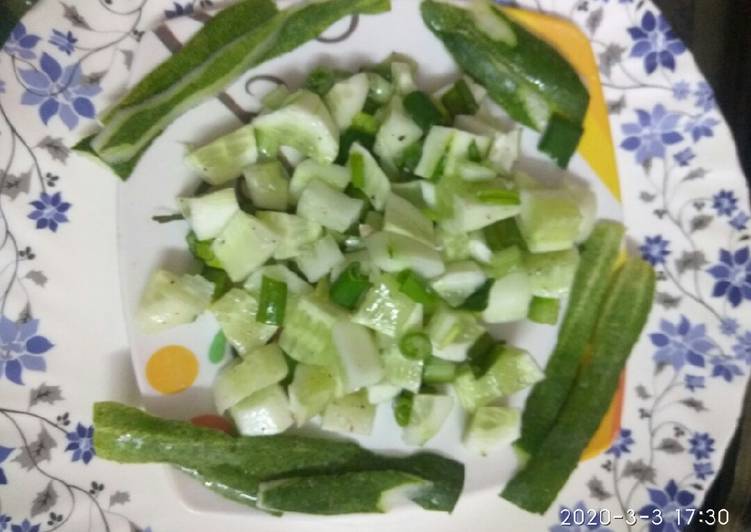 Green cucumber salad