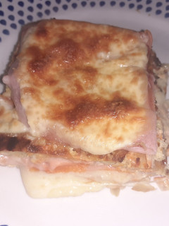 Una foto de Sándwich de papa y zanahoria con ralladura de Limón, jamón y muzzarella