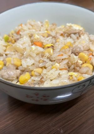 玉米肉末炒飯 的食譜成品照片