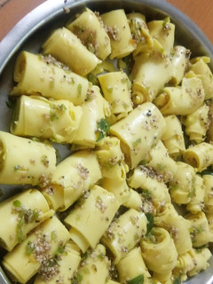 ખાંડવી (Khandavi Recipe in Gujarati) રેસીપી મુખ્ય ફોટો
