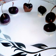 A picture of Iced Cherry.