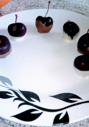 A picture of Iced Cherry.