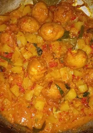 Foto resep Telur Puyuh Kentang Masak Santan Pedas
