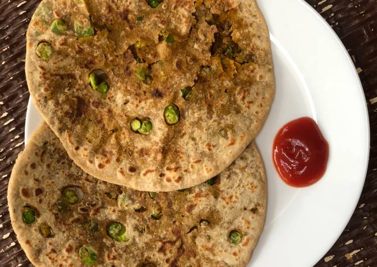 Steps to Make Speedy Green Peas Paratha | Matar Paratha