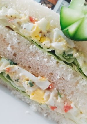 A picture of Greek yogurt egg salad sandwich 🥪.